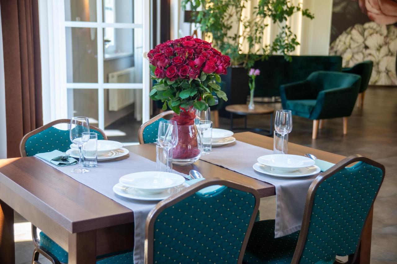Centrum Restauracyjno-Hotelowe Florres Pawłowiczki Extérieur photo