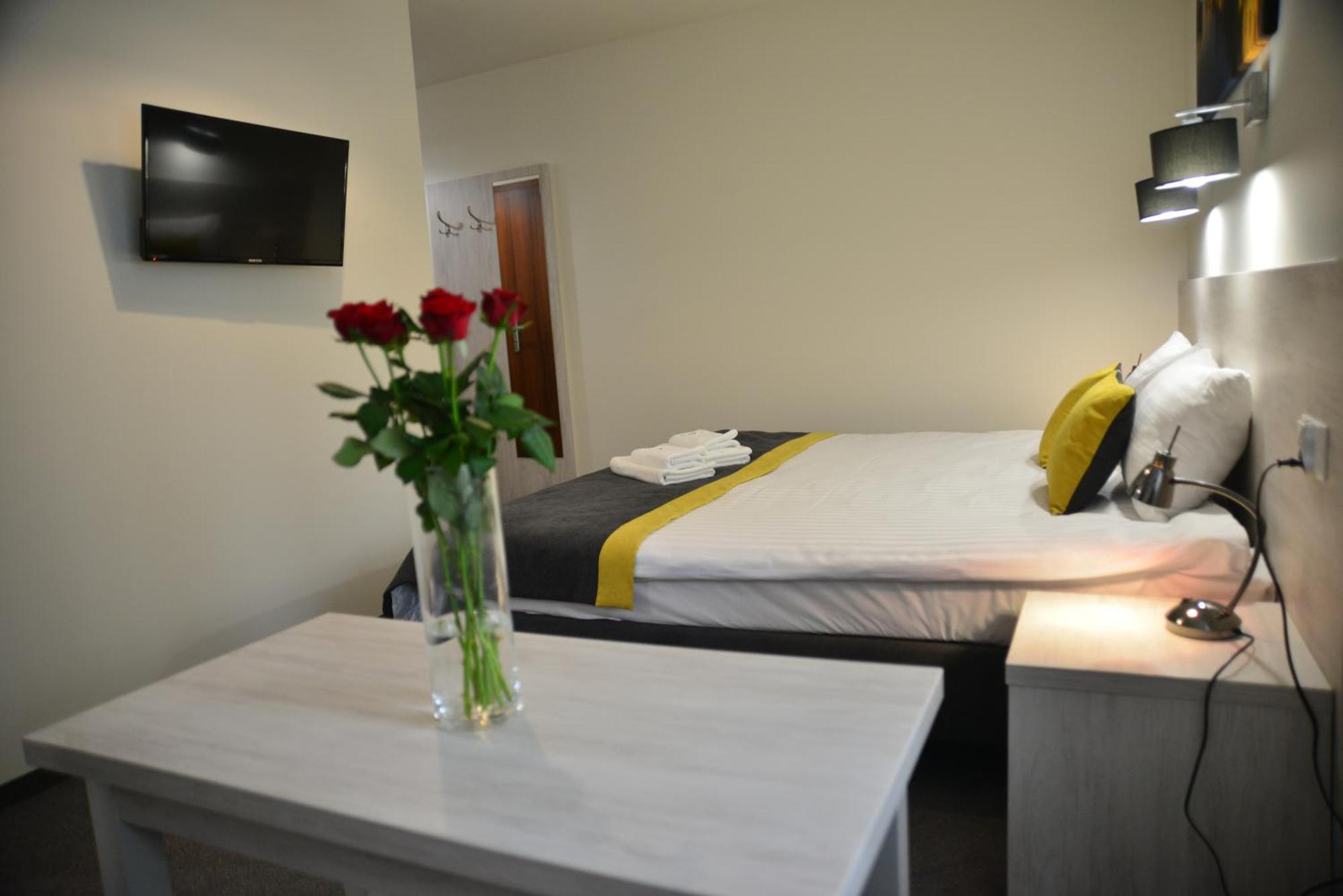 Centrum Restauracyjno-Hotelowe Florres Pawłowiczki Extérieur photo