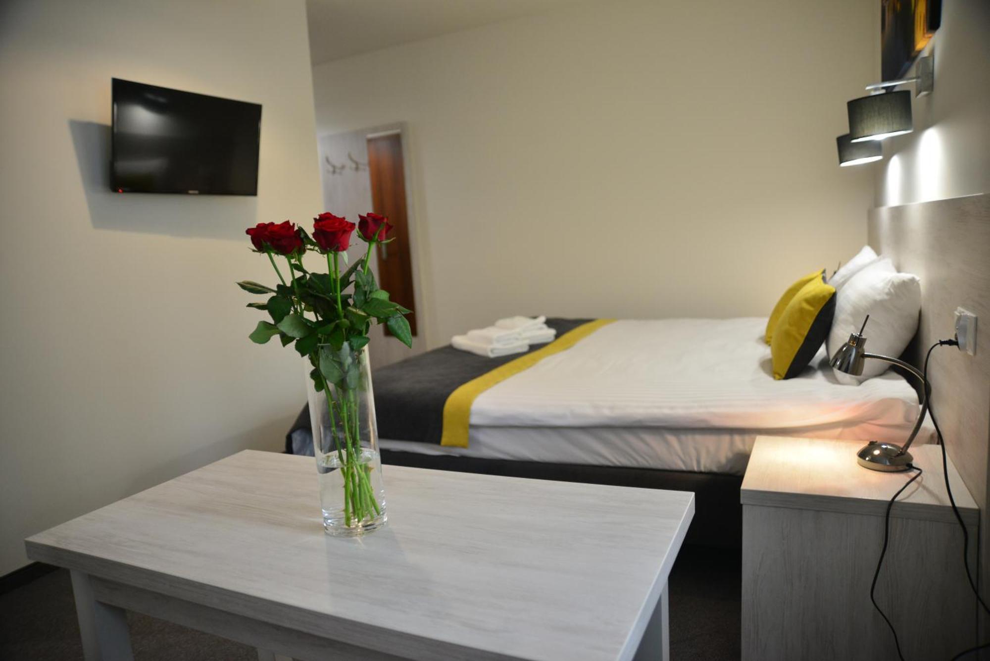 Centrum Restauracyjno-Hotelowe Florres Pawłowiczki Extérieur photo