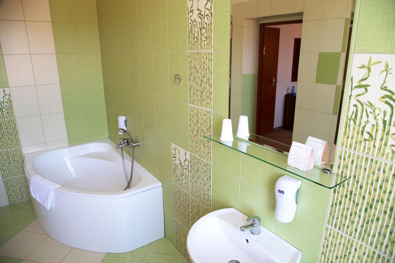 Centrum Restauracyjno-Hotelowe Florres Pawłowiczki Extérieur photo