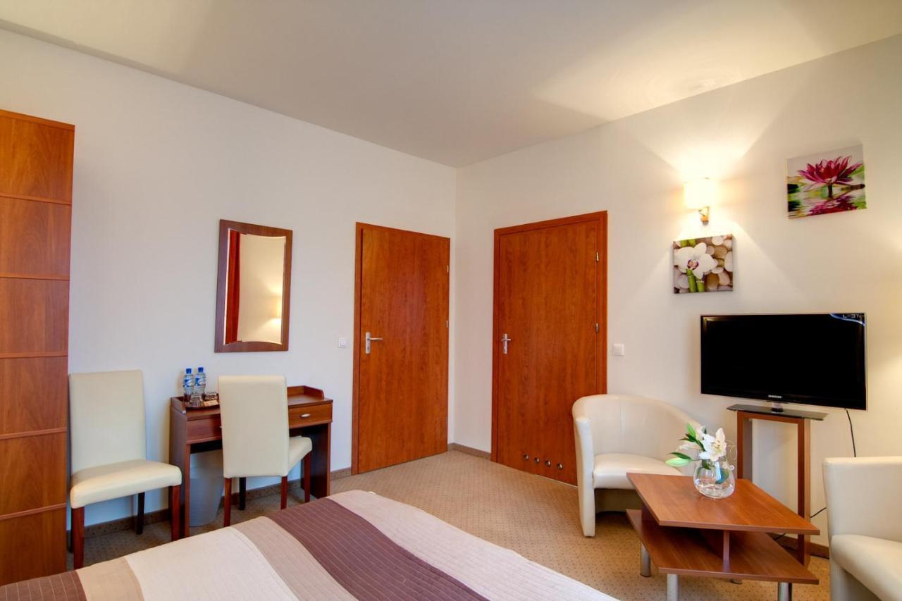 Centrum Restauracyjno-Hotelowe Florres Pawłowiczki Chambre photo